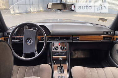 Седан Mercedes-Benz S-Class 1982 в 