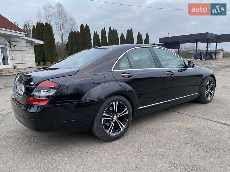 Седан Mercedes-Benz S-Class 2006 в Хусте