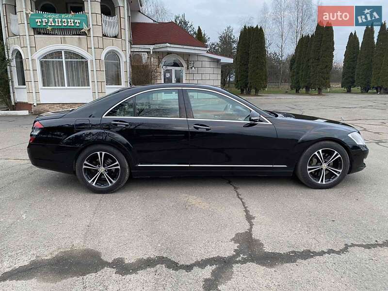Седан Mercedes-Benz S-Class 2006 в Хусте