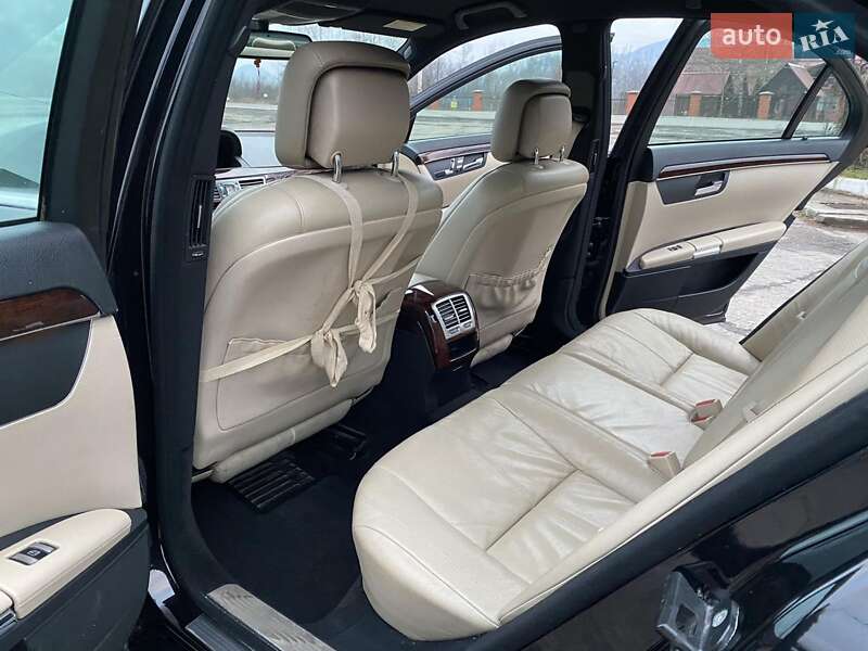 Седан Mercedes-Benz S-Class 2006 в Хусте