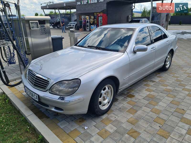 Седан Mercedes-Benz S-Class 2001 в Иршаве