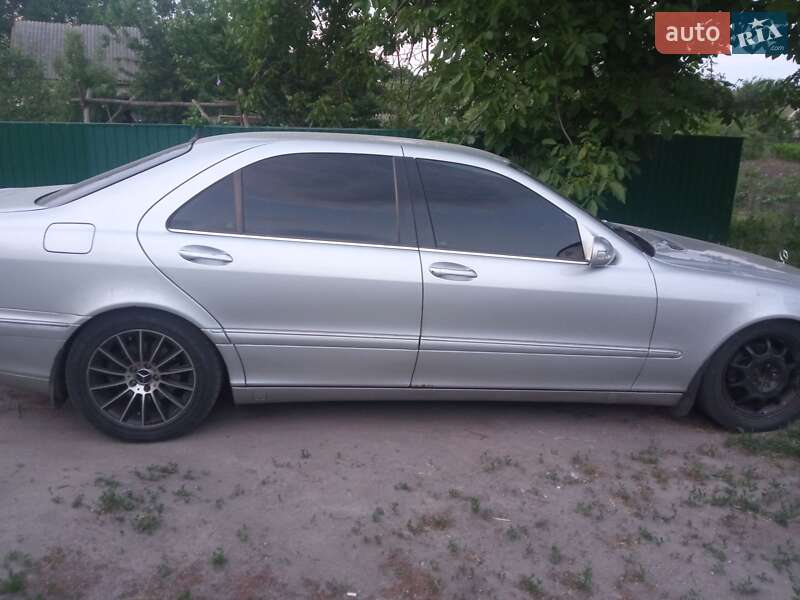 Седан Mercedes-Benz S-Class 2003 в Рокитному