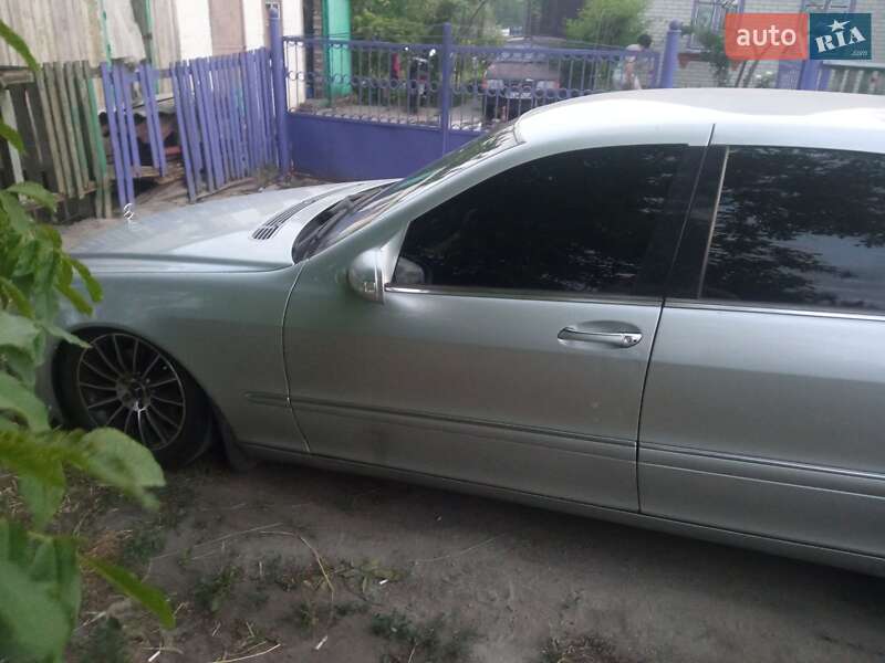 Седан Mercedes-Benz S-Class 2003 в Рокитному
