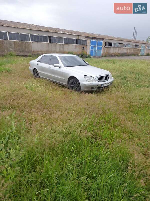 Mercedes-Benz S-Class 1999