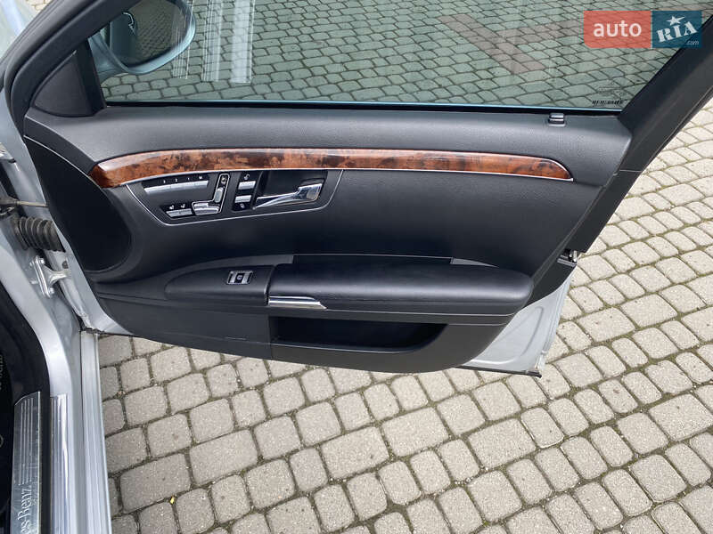 Седан Mercedes-Benz S-Class 2006 в Львові
