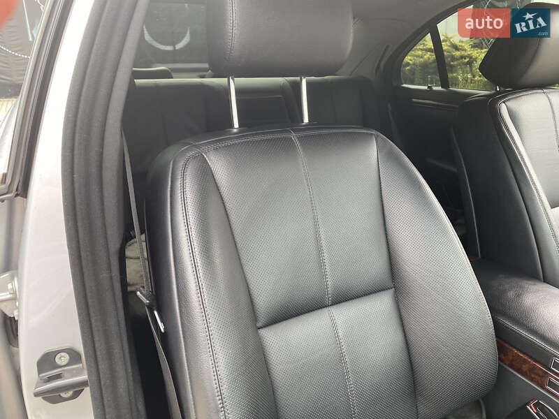 Седан Mercedes-Benz S-Class 2006 в Львові