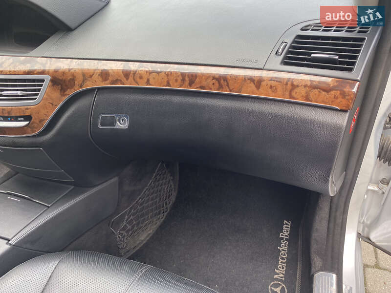 Седан Mercedes-Benz S-Class 2006 в Львові