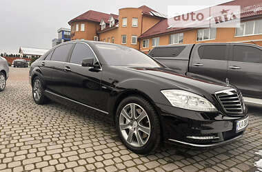 Седан Mercedes-Benz S-Class 2011 в Мукачевому