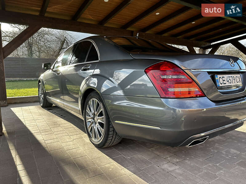 Седан Mercedes-Benz S-Class 2009 в Вижнице