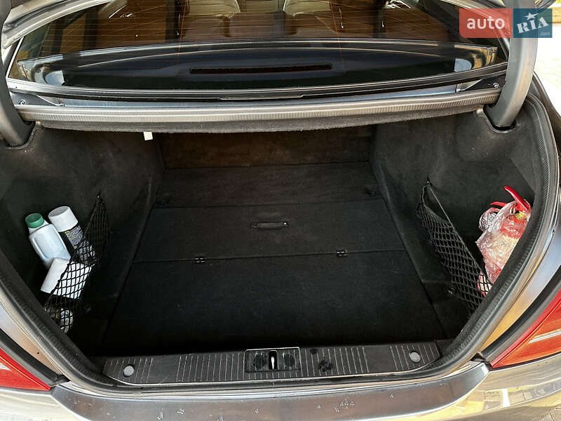 Седан Mercedes-Benz S-Class 2009 в Вижнице