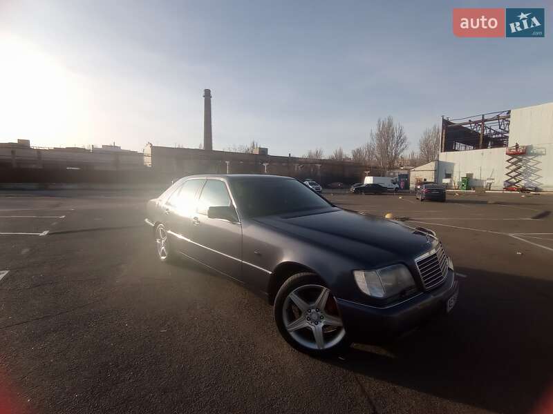 Mercedes-Benz S-Class 1992