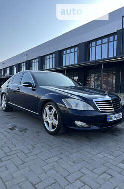 Седан Mercedes-Benz S-Class 2007 в Ровно