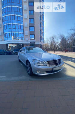 Седан Mercedes-Benz S-Class 2006 в Кременчуці