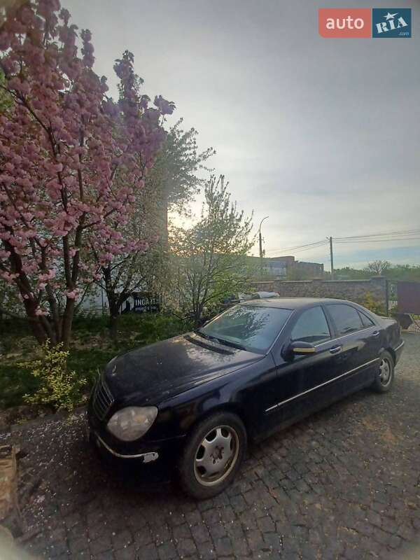 Седан Mercedes-Benz S-Class 2005 в Ужгороде