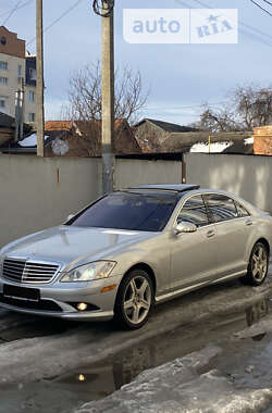 Седан Mercedes-Benz S-Class 2008 в Ромнах