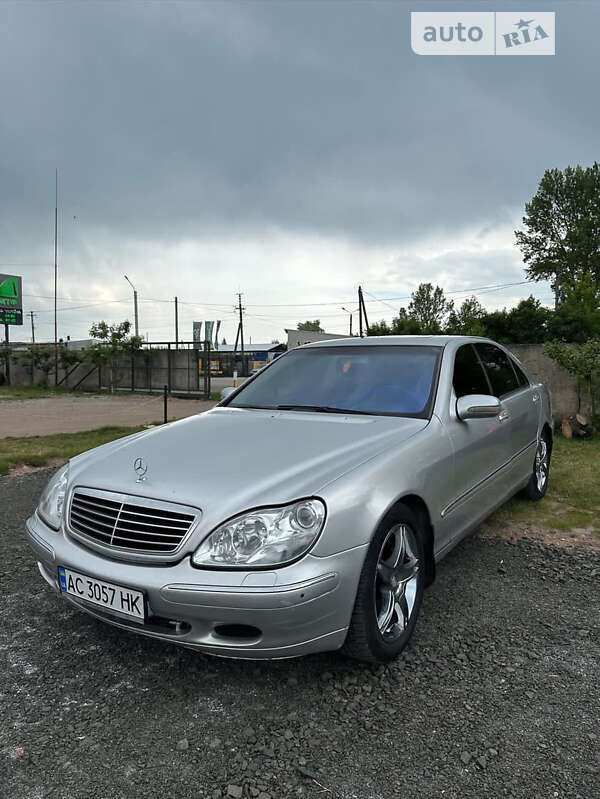 Седан Mercedes-Benz S-Class 2000 в Нововолынске