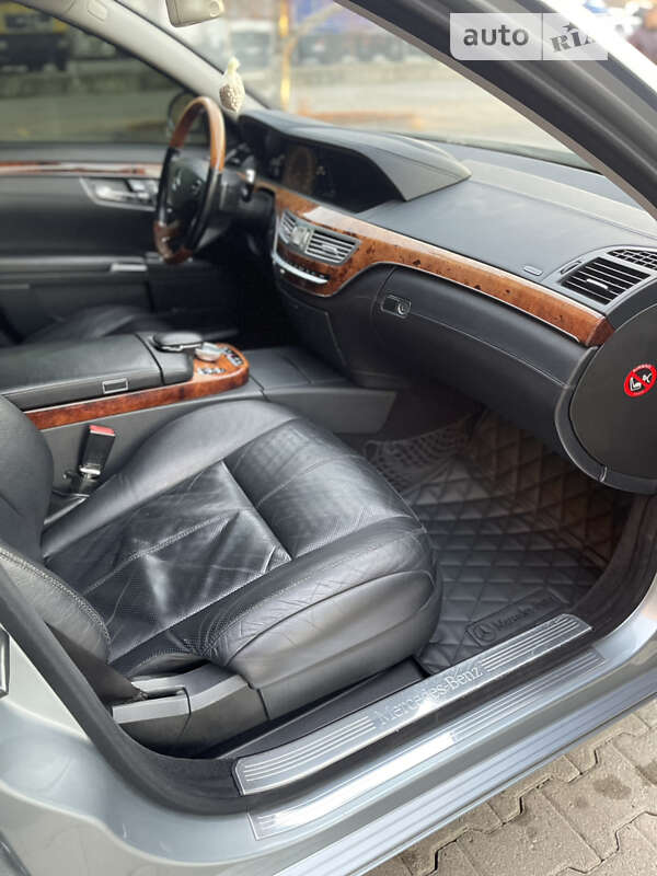 Седан Mercedes-Benz S-Class 2006 в Черновцах
