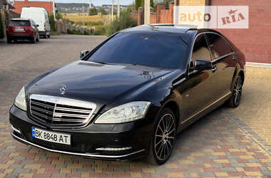 Седан Mercedes-Benz S-Class 2012 в Рівному