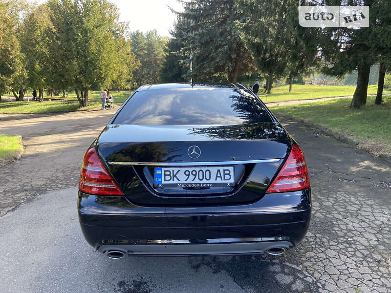 Седан Mercedes-Benz S-Class 2006 в Рівному