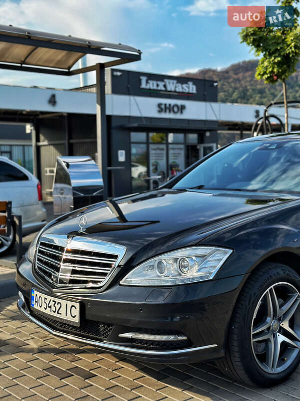 Седан Mercedes-Benz S-Class 2012 в Хусте