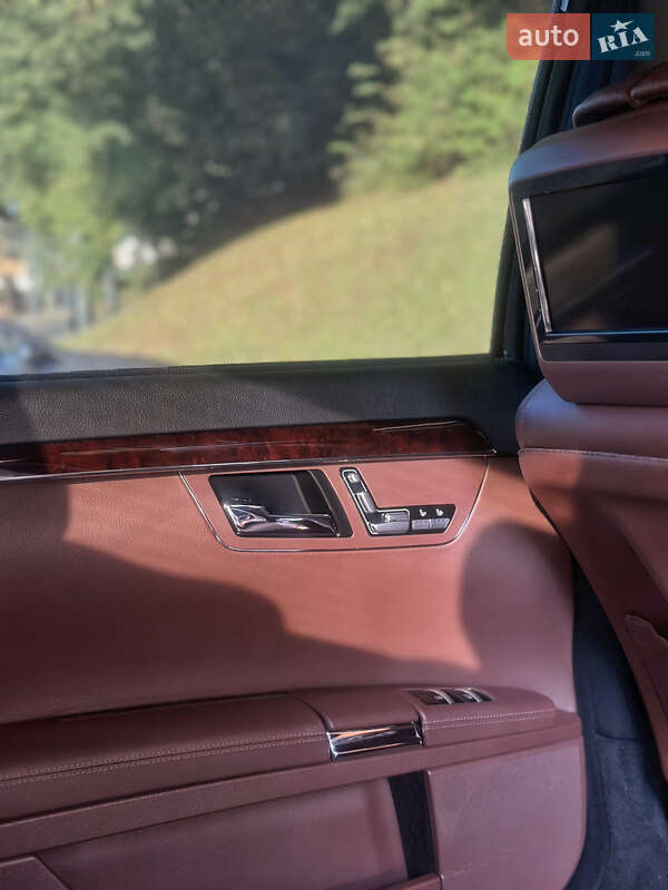 Седан Mercedes-Benz S-Class 2012 в Хусте