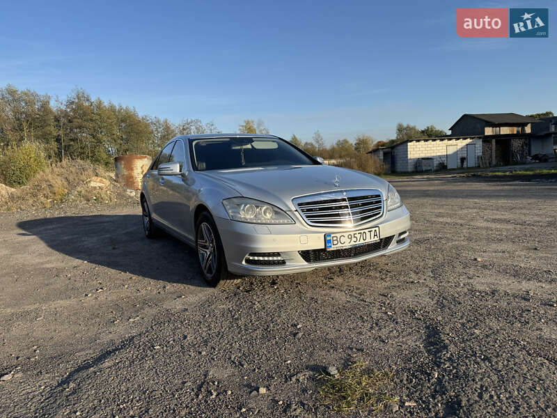 Mercedes-Benz S-Class 2010