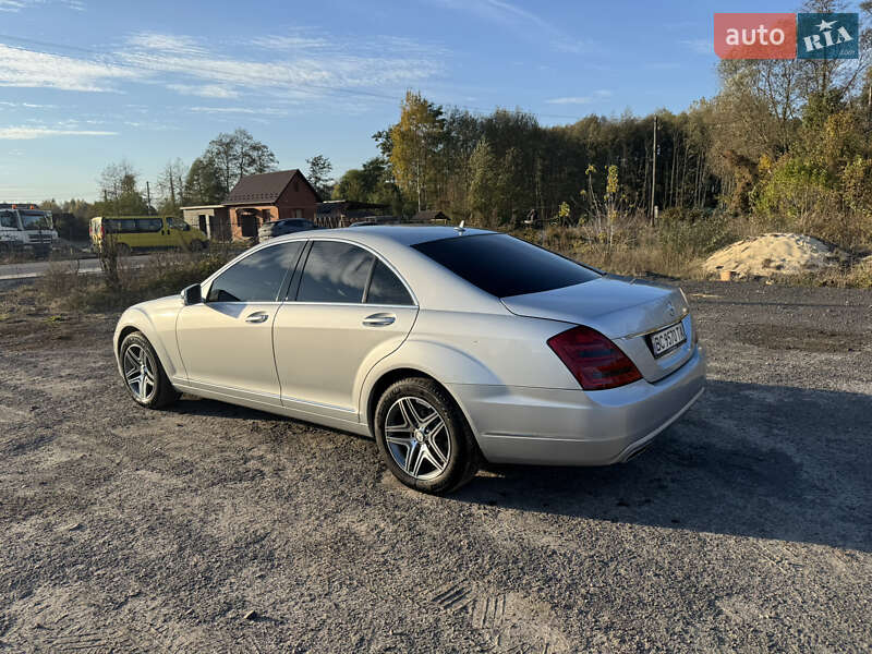 Седан Mercedes-Benz S-Class 2010 в Львові