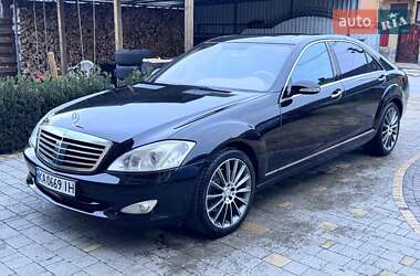 Седан Mercedes-Benz S-Class 2006 в Звягелі