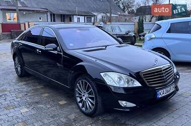 Седан Mercedes-Benz S-Class 2006 в Звягеле