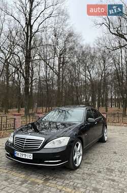 Седан Mercedes-Benz S-Class 2009 в Володимирці