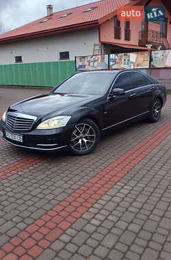 Седан Mercedes-Benz S-Class 2011 в Тячеві