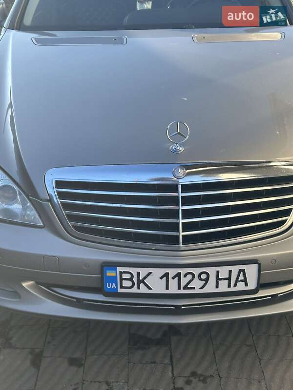 Седан Mercedes-Benz S-Class 2006 в Сарнах