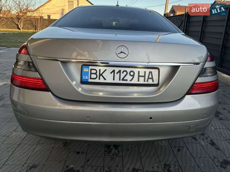 Седан Mercedes-Benz S-Class 2006 в Сарнах
