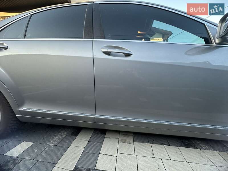 Седан Mercedes-Benz S-Class 2006 в Сарнах