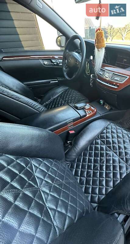 Седан Mercedes-Benz S-Class 2006 в Сарнах