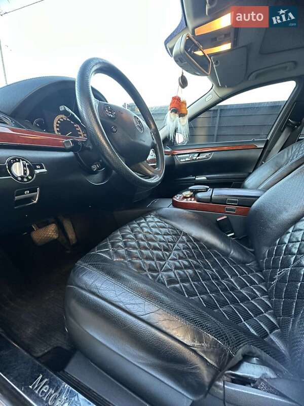 Седан Mercedes-Benz S-Class 2006 в Сарнах