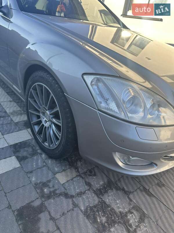 Седан Mercedes-Benz S-Class 2006 в Сарнах