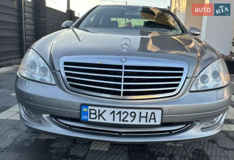Седан Mercedes-Benz S-Class 2006 в Сарнах