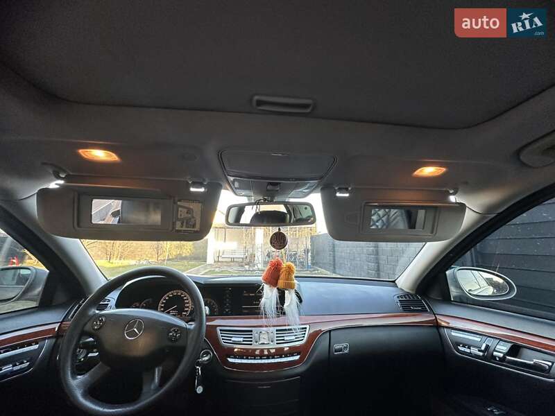 Седан Mercedes-Benz S-Class 2006 в Сарнах