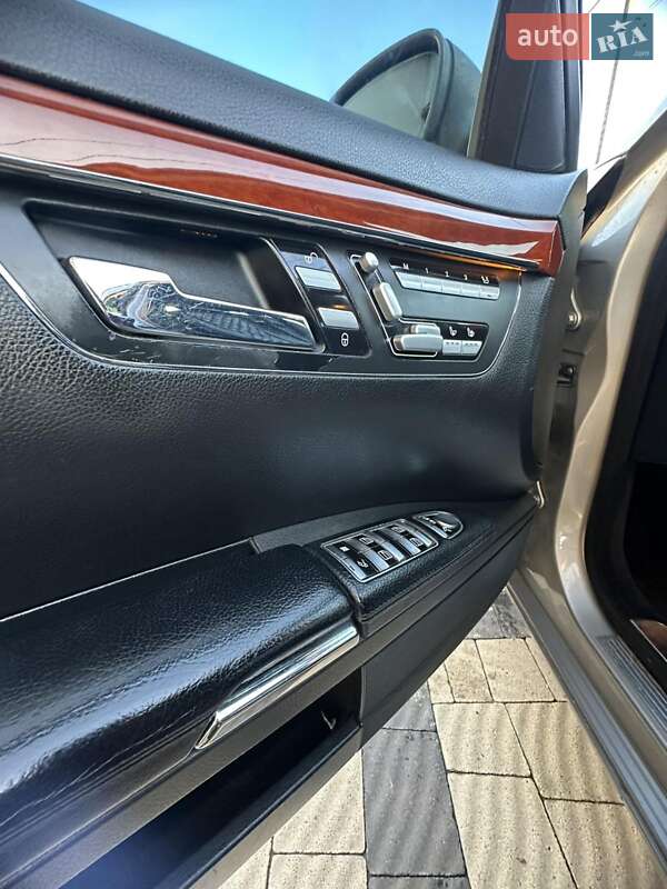 Седан Mercedes-Benz S-Class 2006 в Сарнах