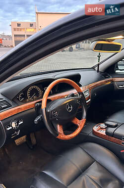 Седан Mercedes-Benz S-Class 2006 в 
