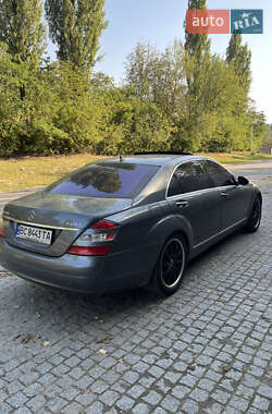 Седан Mercedes-Benz S-Class 2006 в Львові