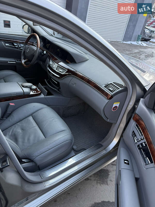 Седан Mercedes-Benz S-Class 2009 в Києві
