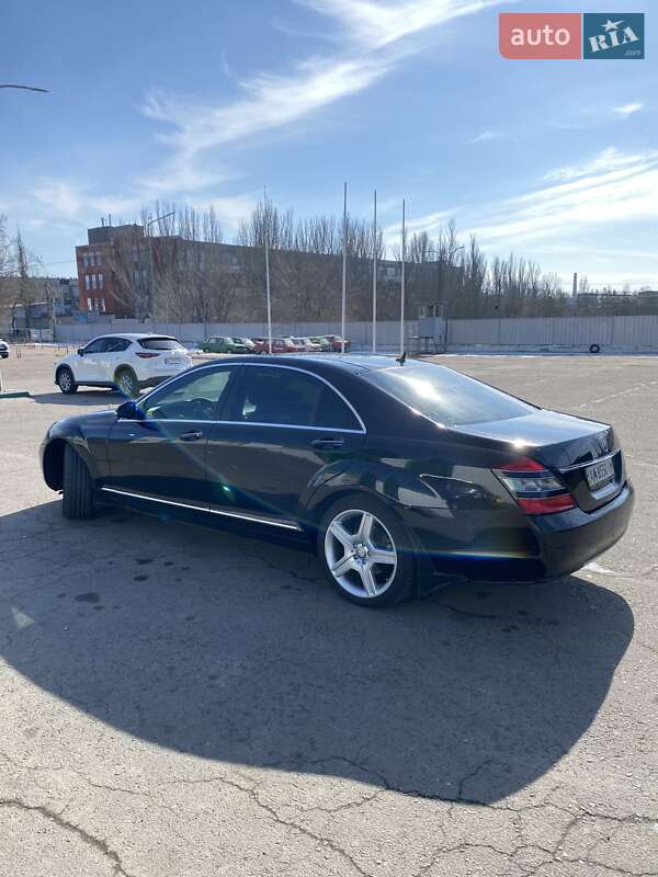 Седан Mercedes-Benz S-Class 2006 в Николаеве