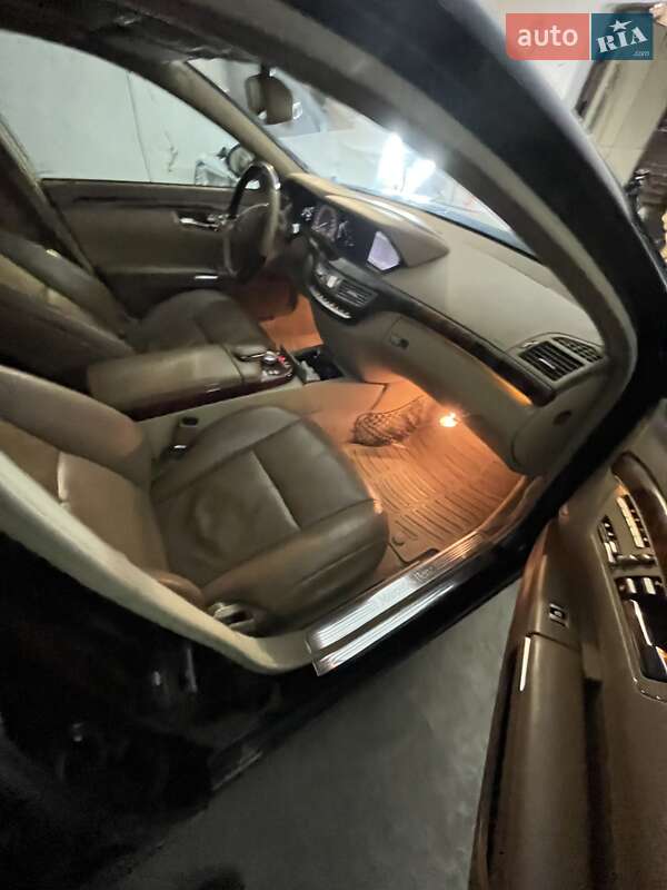 Седан Mercedes-Benz S-Class 2006 в Мукачево