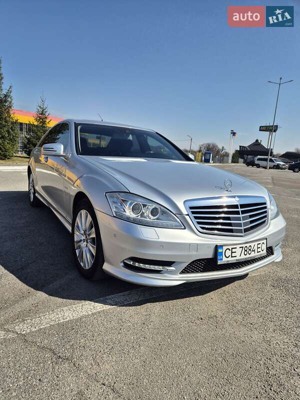 Mercedes-Benz S-Class 2011
