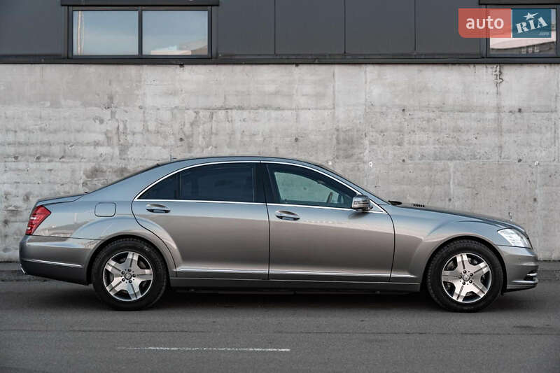 Mercedes-Benz S-Class 2010