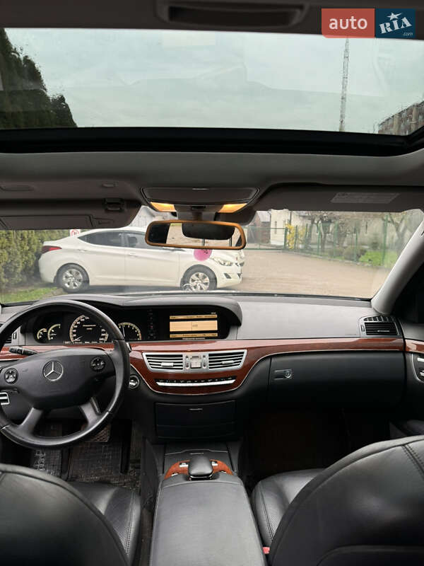Седан Mercedes-Benz S-Class 2009 в Львові