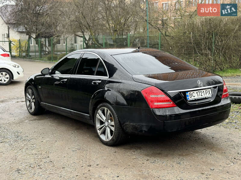 Седан Mercedes-Benz S-Class 2009 в Львові