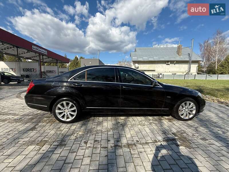Седан Mercedes-Benz S-Class 2012 в Львове